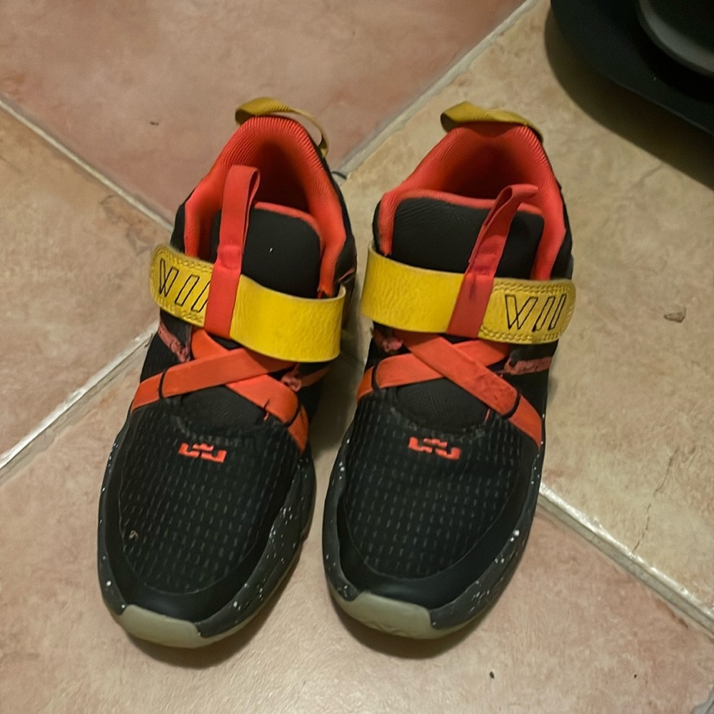 Nike Lebron sneakers size 1.5 kids